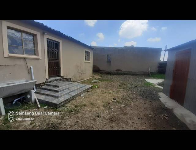 2 BEDROOM PROPERTY TO RENT IN MOEDI